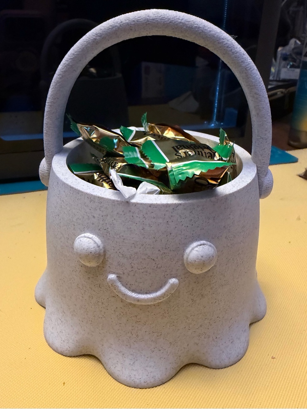 Smiling Ghost 3d Candy Basket - Cream Halloween Treat Holder!